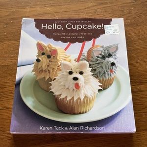 Cupcake decorating book